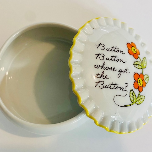 Porcelain Trinket Box for Seamstress/Quilter - Picture 1 of 4